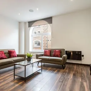  Apartment Characterful 2 Bed With Parking In Hull